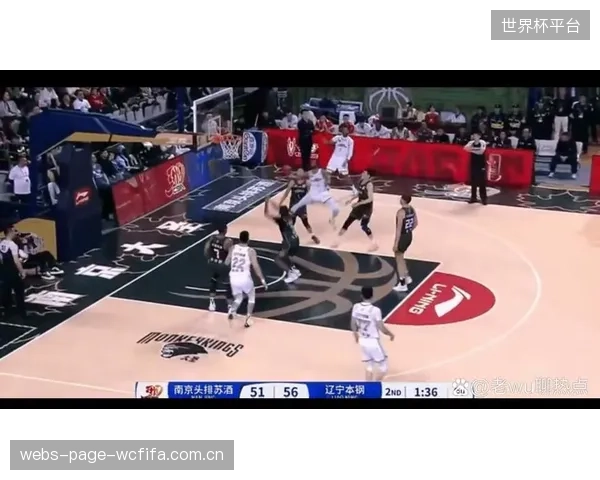 弗格利用突破不断制造杀伤,全场获得20次罚球并命中19球,统治了比赛末节。 弗格利用突破不断制造杀伤,全场获得20次罚球并命中19球,统治了比赛末节。